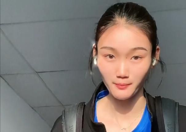 皇马希望在明夏引进锋线巨星，而如果无法引进哈兰德或姆巴佩，球队将把目光投向第三目标奥斯梅恩。